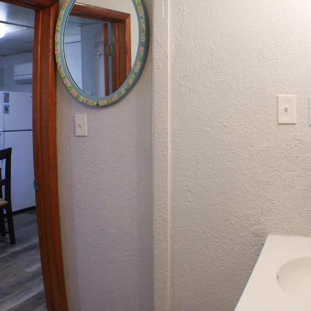 California Ave - 2 Bedroom - Home Away From Home! ピッツバーグ エクステリア 写真