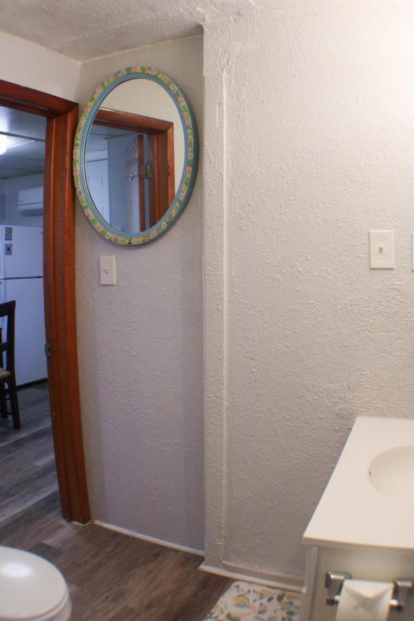 California Ave - 2 Bedroom - Home Away From Home! ピッツバーグ エクステリア 写真