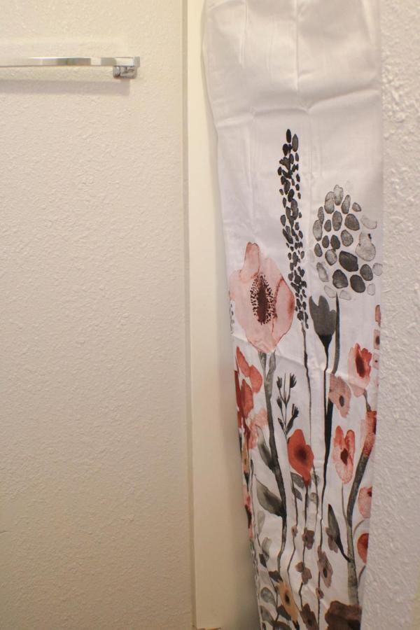 California Ave - 2 Bedroom - Home Away From Home! ピッツバーグ エクステリア 写真